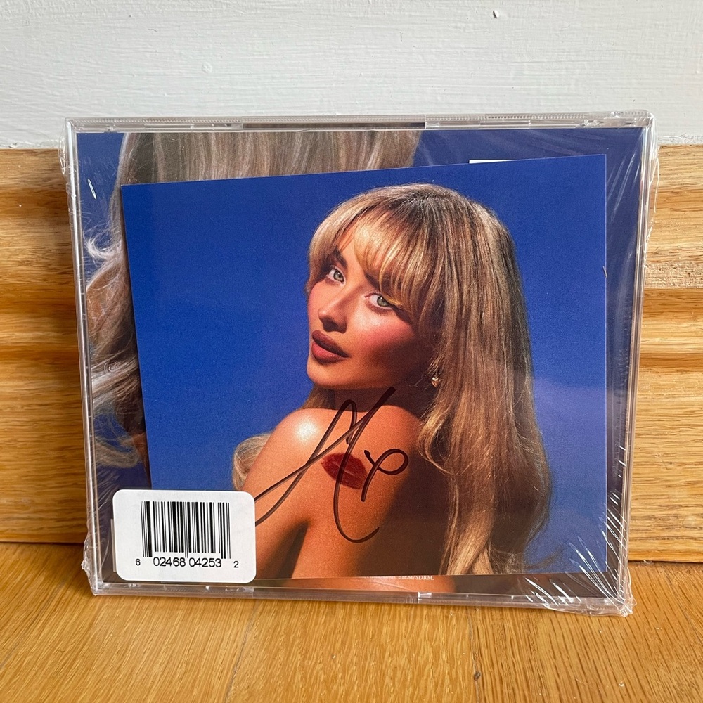 *SIGNED* Short n’ Sweet - Sabrina Carpenter CD